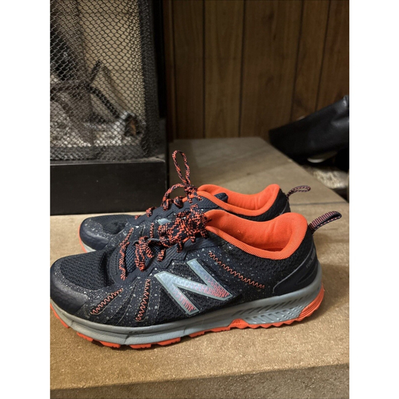 New  Balance Fuel Core T590 v4 All Terrain Shoes ~ Women Sz 8 M worn 1x lace - Picture 1 of 7